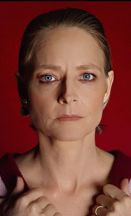 ŻYJEMY W KULTURZE OPAKOWAŃ, KTÓRA GARDZI TREŚCIĄ /JODIE FOSTER/