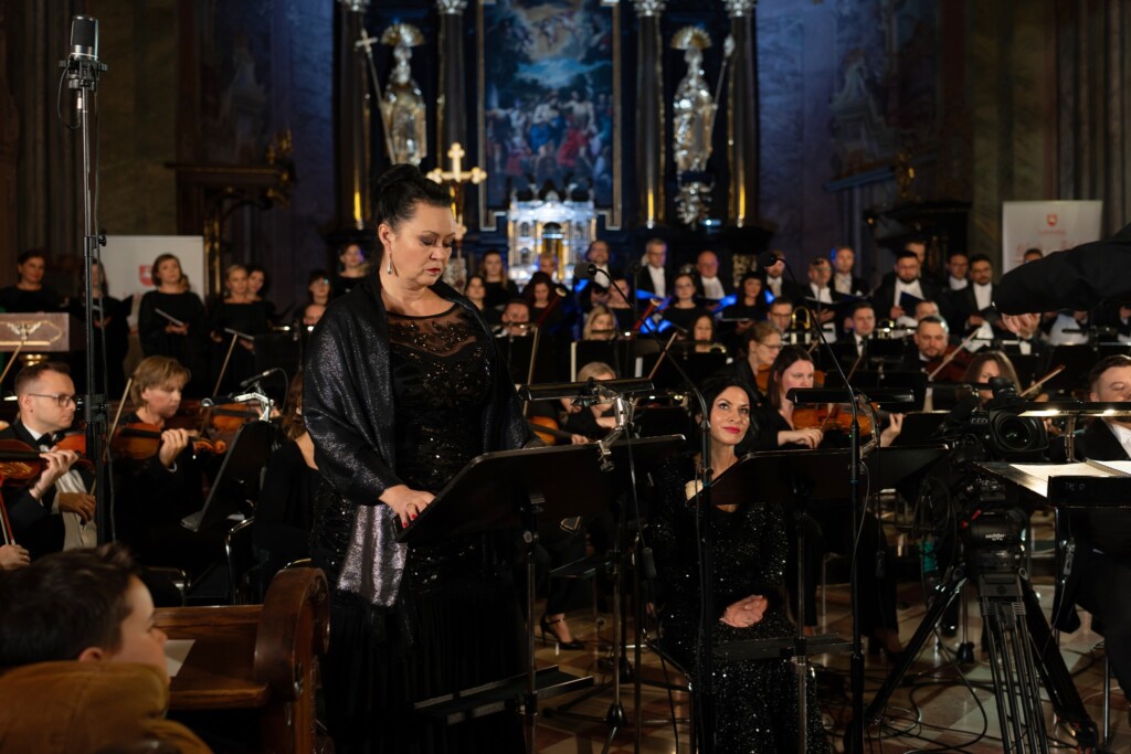 REQUIEM WOLFGANGA AMADEUSA MOZARTA WYBRZMIAŁO W ARCHIKATEDRZE LUBELSKIEJ